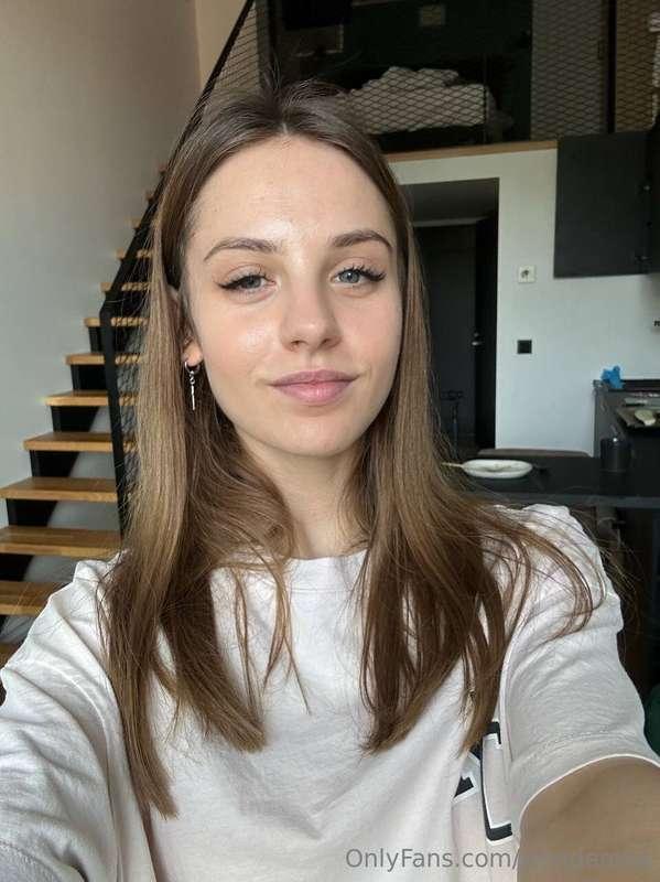 how's the most beautiful fan ever?💕😋