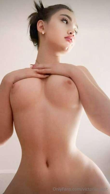 💋 @luna_sstar 💋
Write to her  @luna_sstar , she is online no..