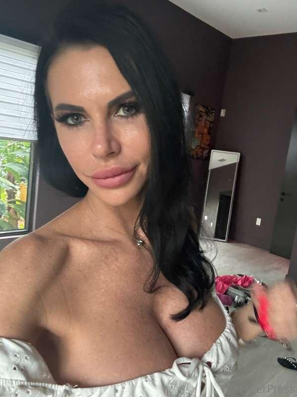 Ready to stop watching and start indulging?👑 VIP access is j..