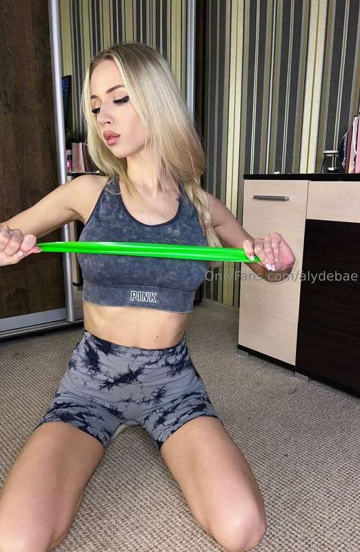 alydebae image #0