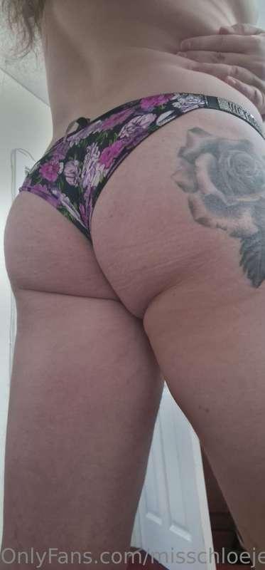 My bum is waiting to sit on your face 🥵😈