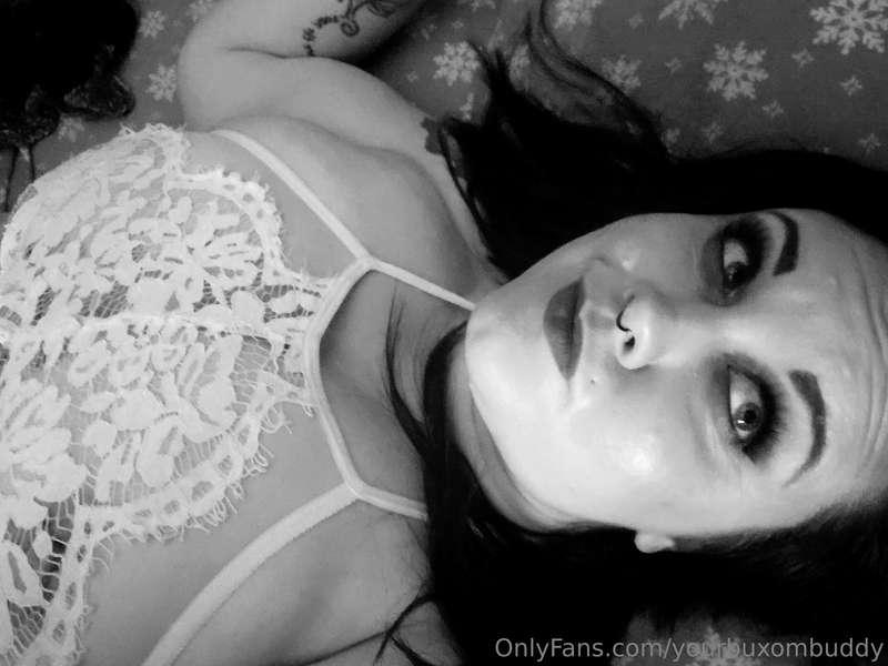Throwback Thursday: Purple lips, white lace. 3 black & white..