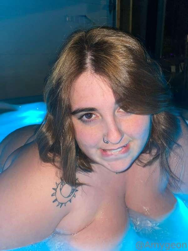 Cum on in let’s go skinny-dipping🥵🫧