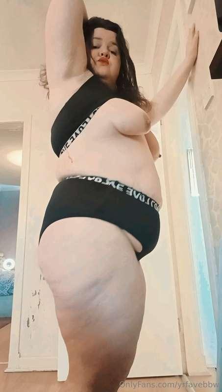 Jiggle jiggle watch my body jiggle 