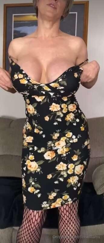 am i hot in this dress?