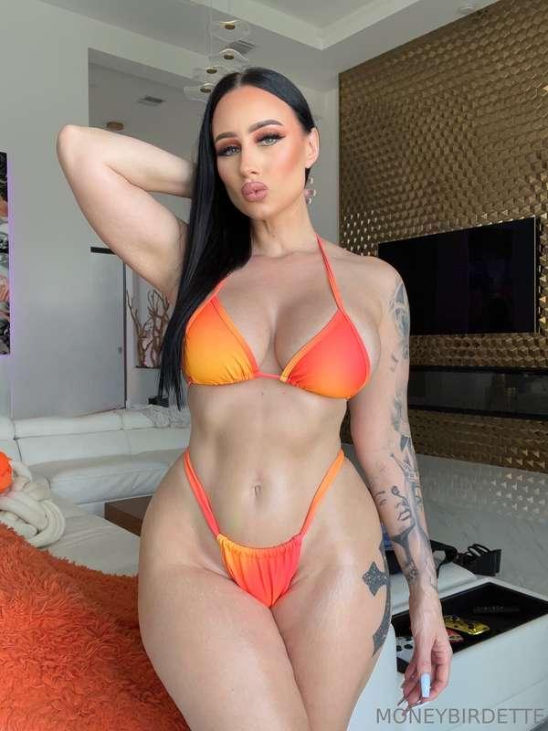 Naughty thoughts deserve naughty visuals 💋