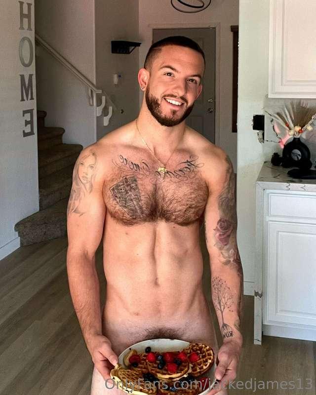 Hope everyone is having a great day😌 Don’t forget to eat you..