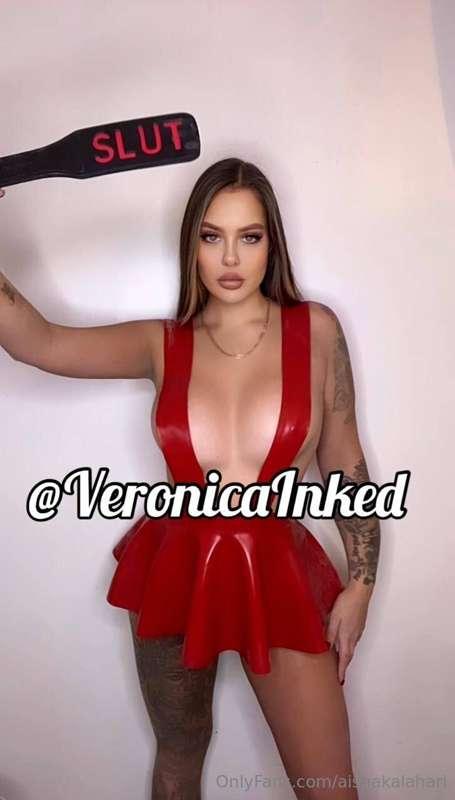 Goddess VeronicaInked is a mean Dom, cuckoldress and explict..