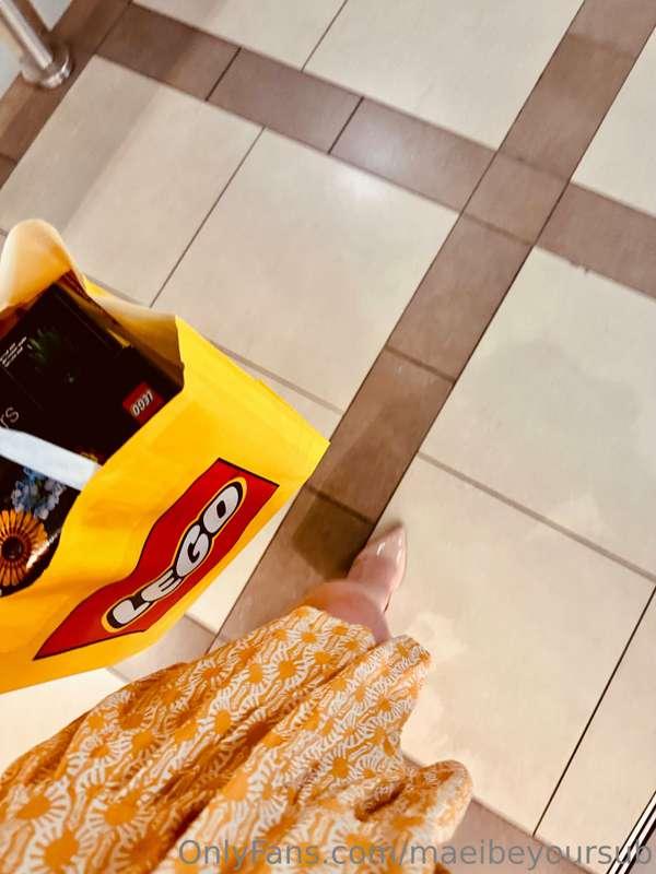 Be a good boy and momma will get you legos 🥰😘