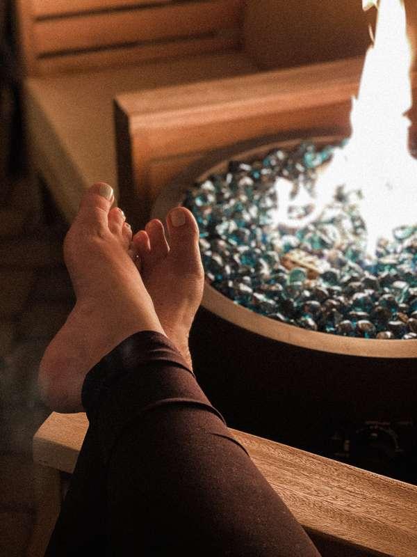 Roasting and toasting my little toes right now. Raise your h..