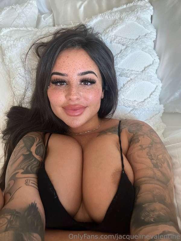 Face 👉🏽 Tits 👉🏽 Ass