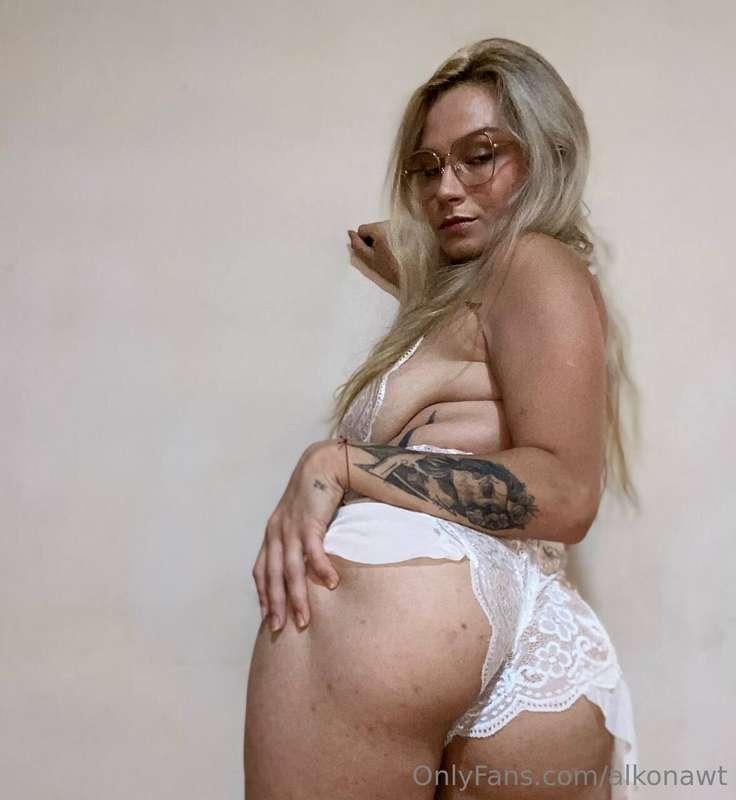 FREE @TamaraLove 💞 ✨ This stunning MILF knows how to make yo..
