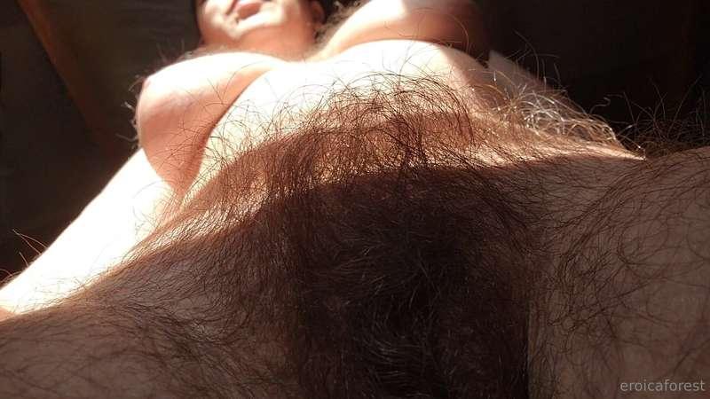Come play with me in the dark, thick, bushy shadows 😏