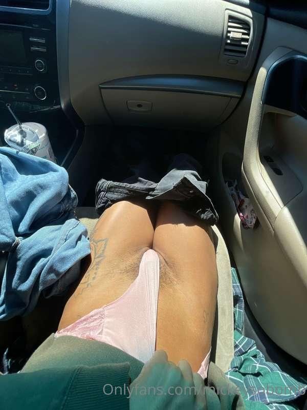 Would you eat my pussy in the 🚗