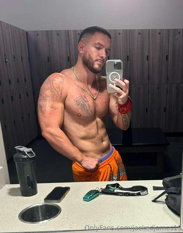 Like if I should grow the ab hair back😉 Been working hard in..