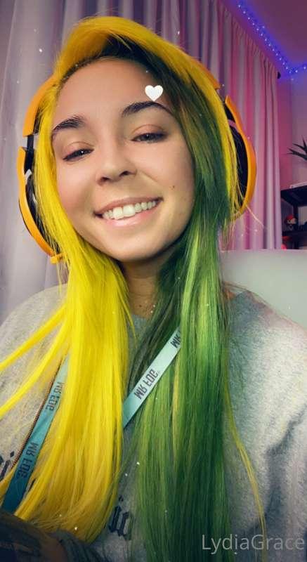 New hair 💛💚