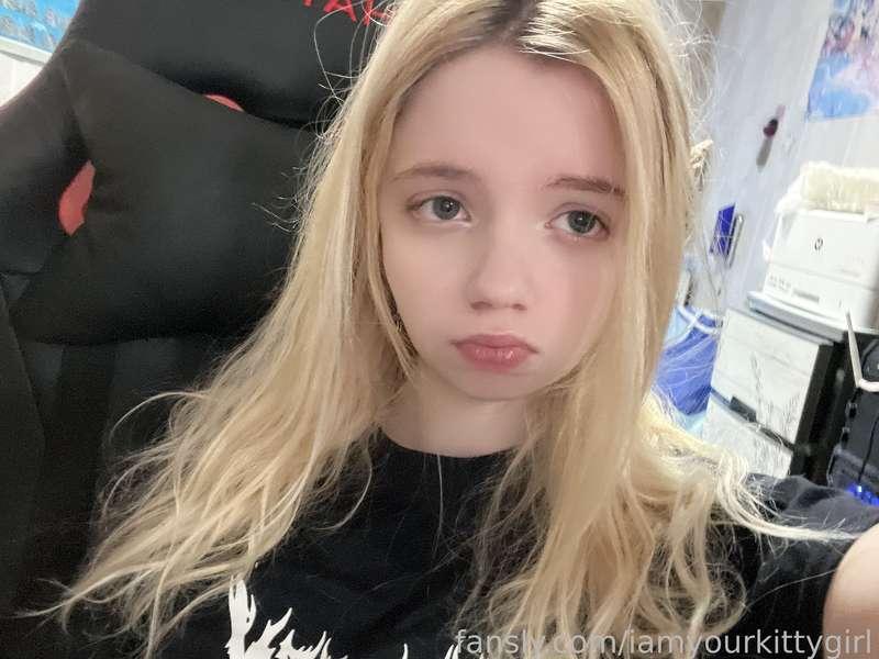 iamyourkittygirl image #3
