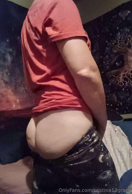 A little 🍑 for yall 😋