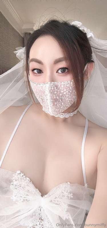 Are you ready to get involved with a bride affair? 你准备好接受新娘的..