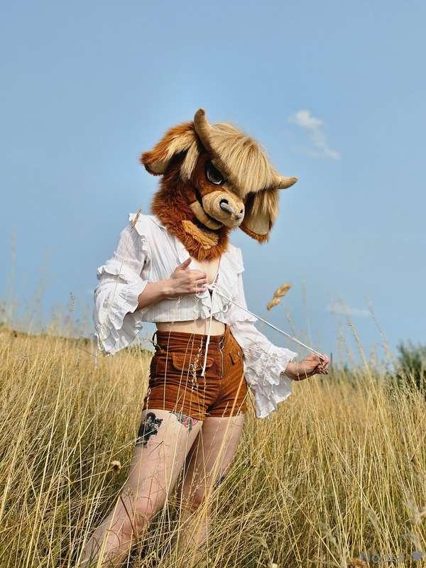 Free boobies for you today 🫵🏻 Want to get out and sunbathe !..