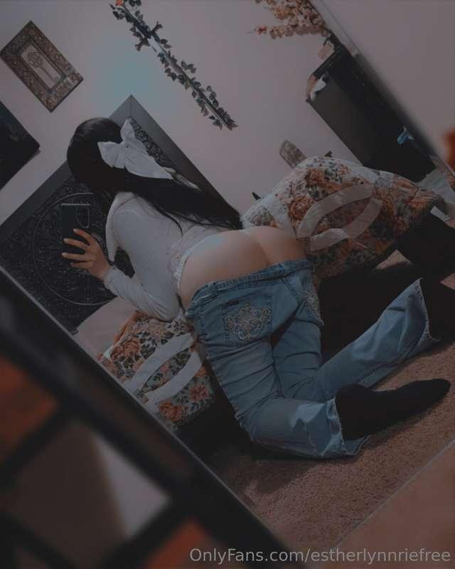 Bows and butts🤍  Hello my dears! Not the most enjoyable past..