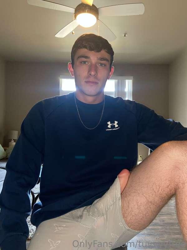 Wanna take a seat? 👀😛