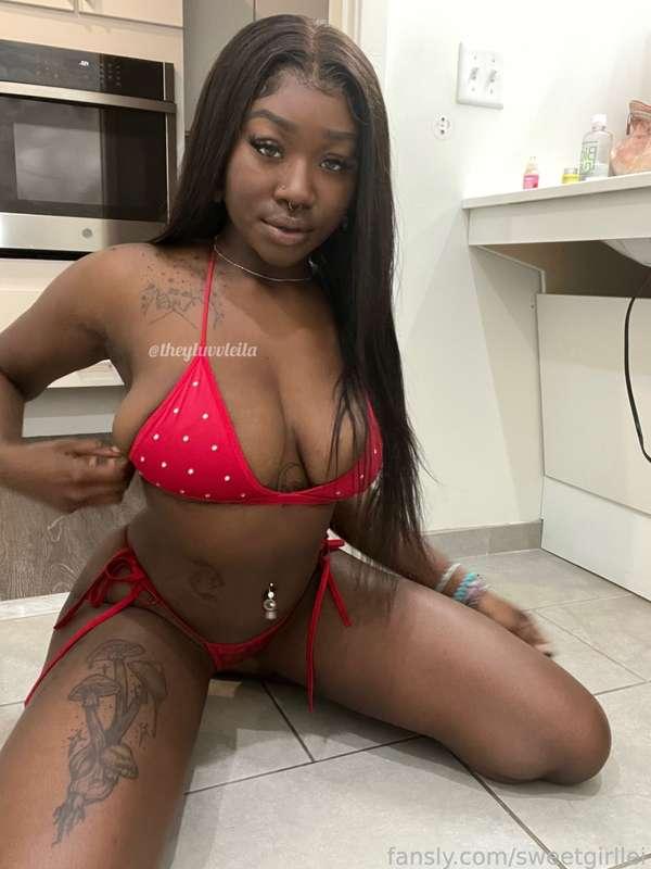 sweetgirllei image #0