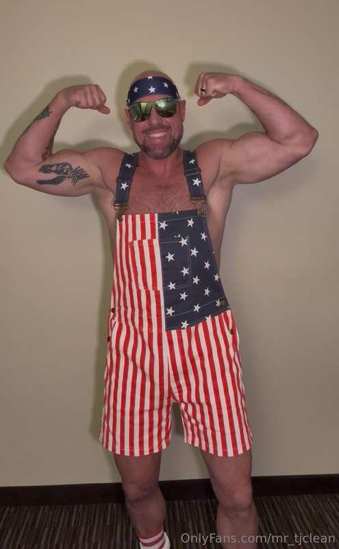 Giddy up for freedom! Happy 4th of July 😎 🇺🇸