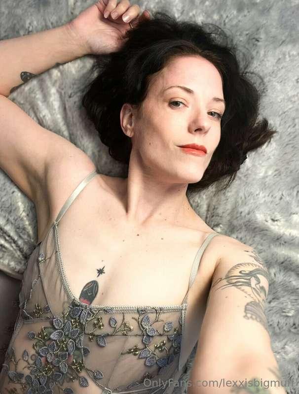 I want to wrap my red lips around your cock 