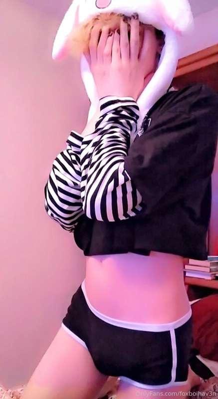 :3