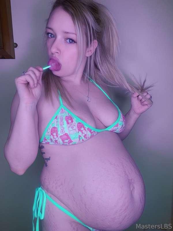 The bump is growing more and more each day and so are my urg..