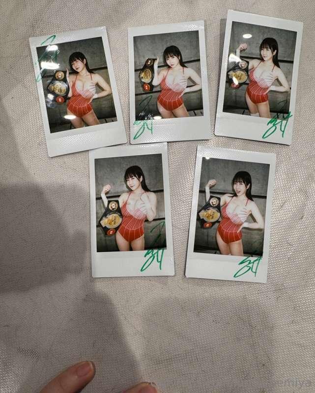 I wrote my signature on a Polaroid✏️ Presented to the winner..