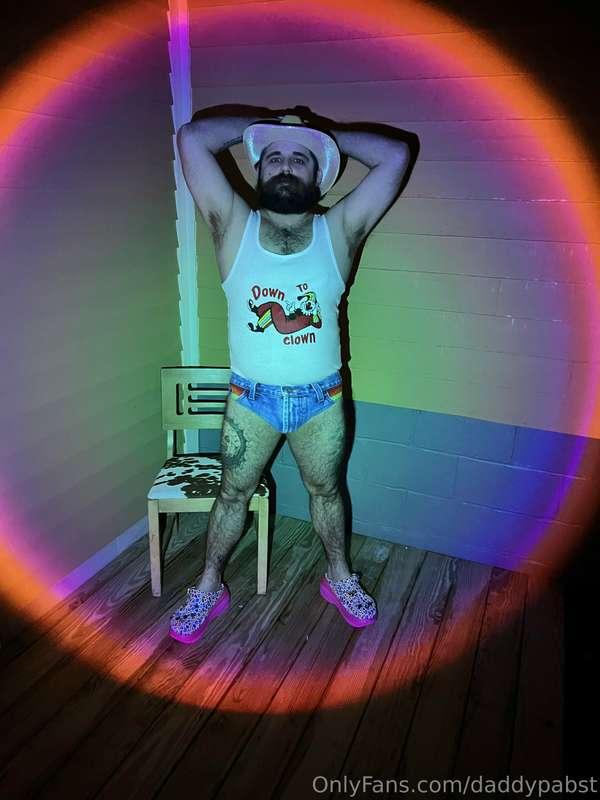 I should've been a cowboy 
I should've learned how to bare b..