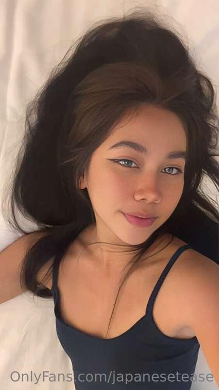 You know what's missing on this bed? YOU!🙈