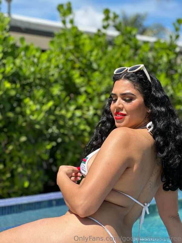 hotness overload?🔥 It's the perfect blend of sun, fun, and p..
