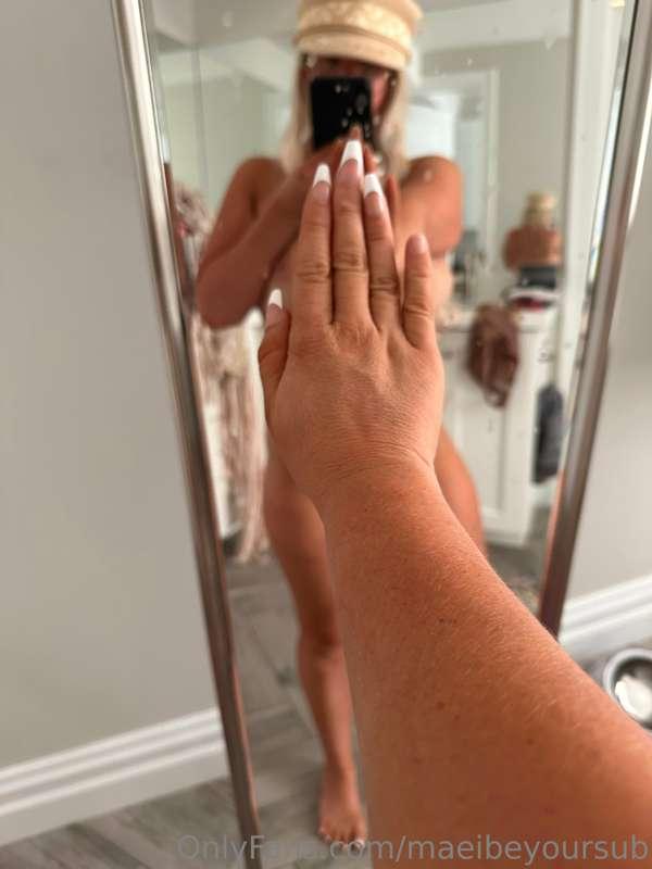 I just did a live and fingered my ass and my nail came off i..