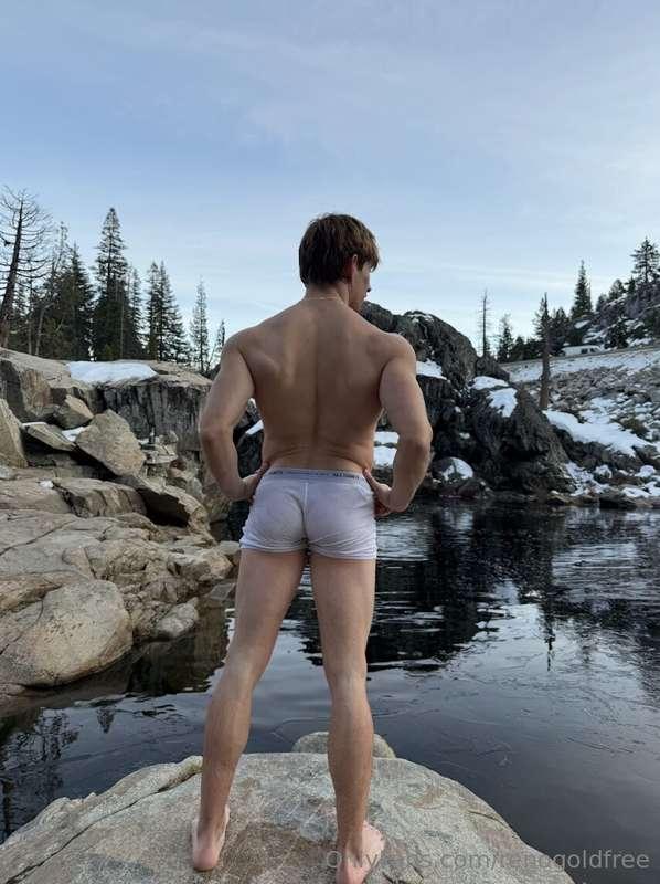 Your favorite wet buns 🍑