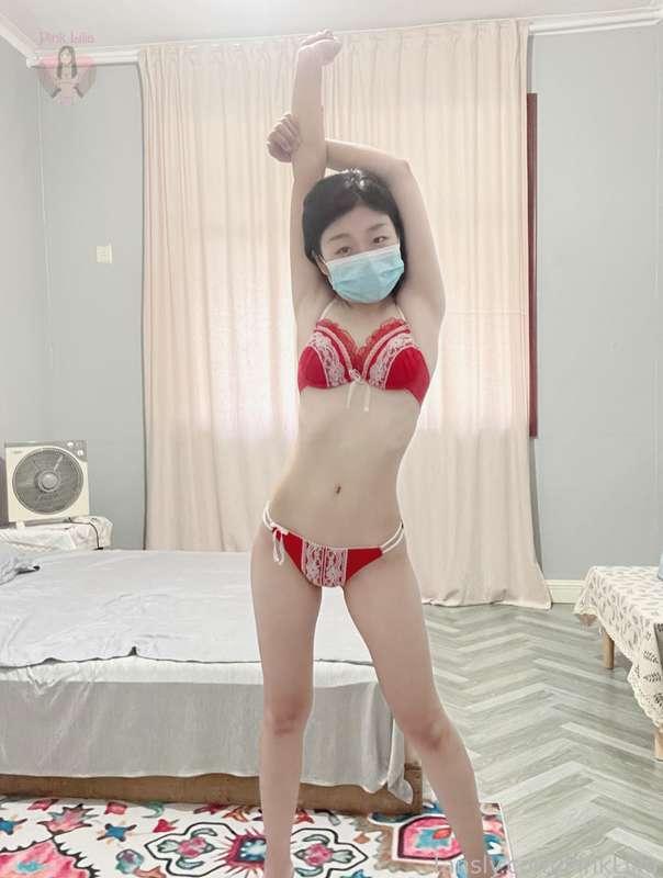 Do I look good in red?🥰😚
我适合红色吗？🥰😚