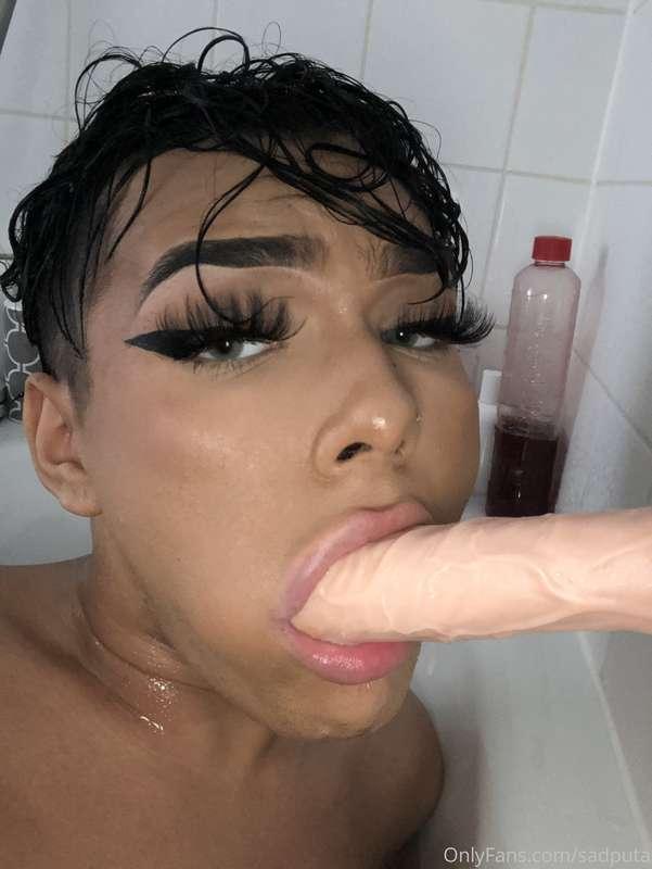 this is just how pretty i look with a dick in my mouth. how ..