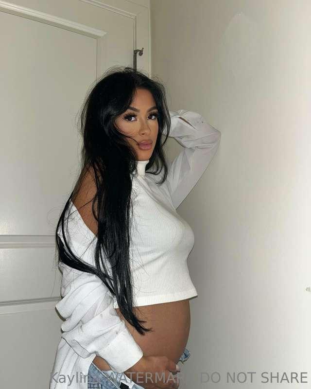Preggo content tonight & all weekend 😱🤰