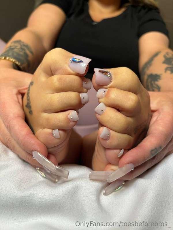 toesbeforebros_ image #20