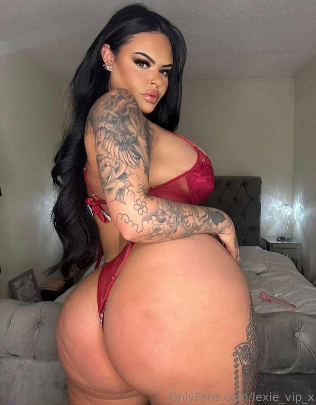 Happy Easter, have some cake 🍰