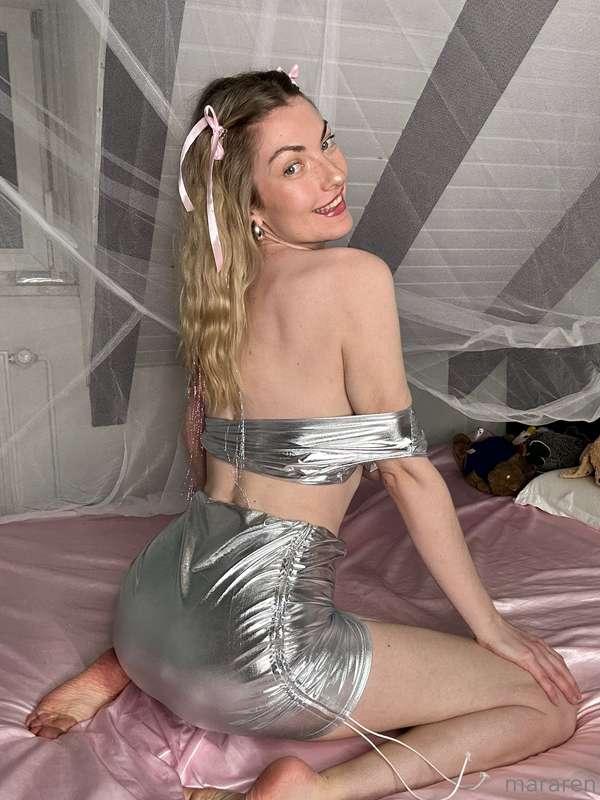 I wish you all a happy new year 2024🍾🥂🎇! What are your resol..