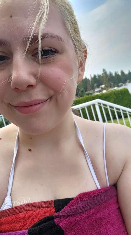 Lake Selfies 📸  Sorry I have been a little MIA lately. I've ..