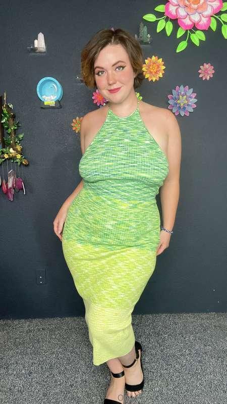 Red dress, green dress or no dress? Too bad, you can get me ..
