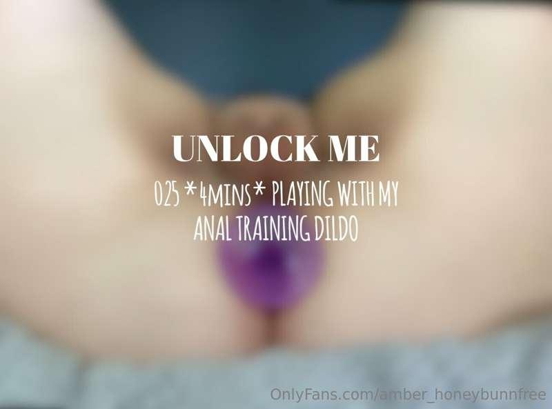 **FUCKING MY ASS WITH MY ANAL TRAINING DILDO** 🍑 *I love sli..