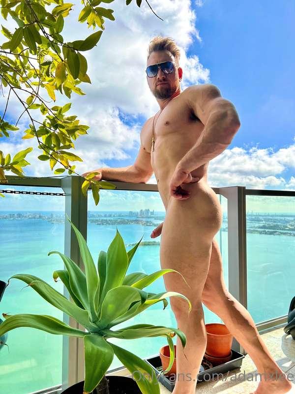 Last day in Miami before we leave to Nashville tomorrow!! No..