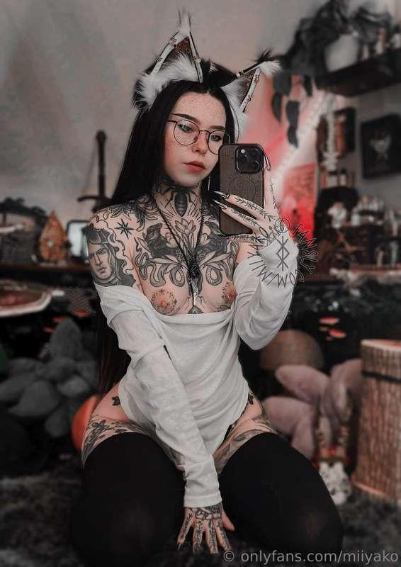 Can this nerdy fox slut show you her skills?🍁 