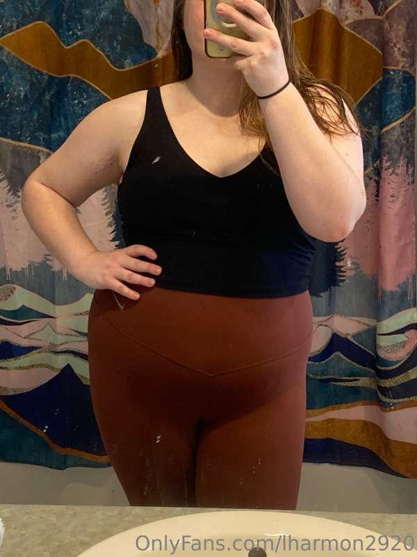 Belly tucked in? Or let it all out?