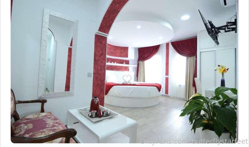 ✨🎉GIVE AWAY 🎉GIVE AWAY 🎉GIVE AWAY🎉✨

Im going to this hotel ..